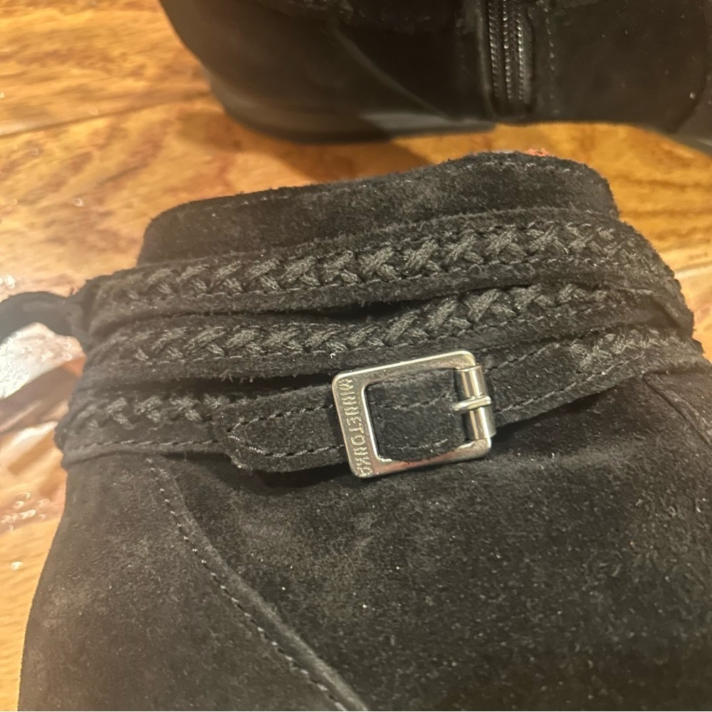 Minnetonka Dixon Black Suede Western Ankle Boots Women’s 8.5 Festival Boho Zip - Picture 5 of 10